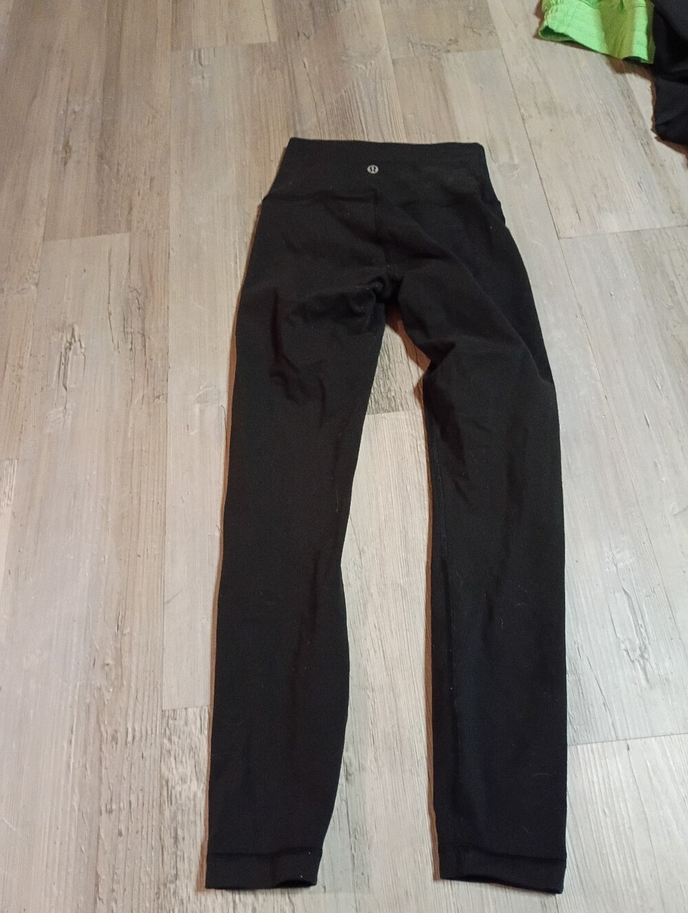 Lululemon - Picture 4 of 6